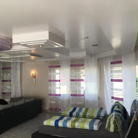 Apartament Mit Grand Terasse דירה *
